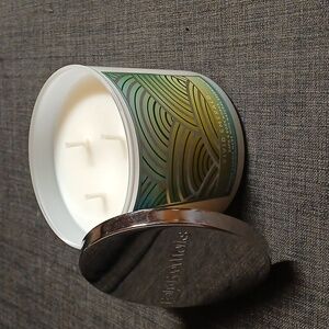 NWT Bath & Body Works Vivid Emerald 3-Wick Candle